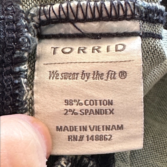 Torrid Stretch Denim Moto Jean Jacket 2/2X Trucker Biker Cropped #11435288 - Picture 10 of 11